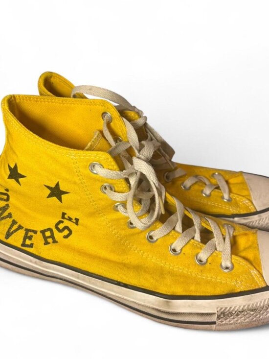 Converse - Picture 1 of 2